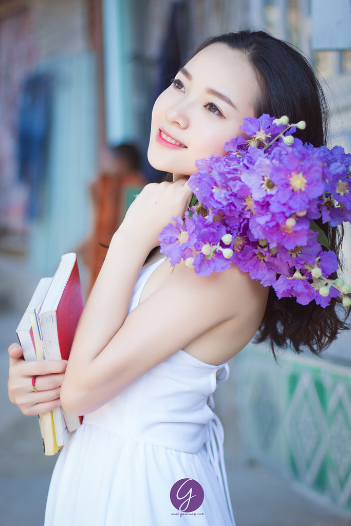 李采潭黑人无删减在线观看